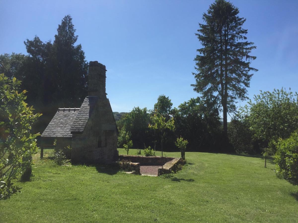 La Blanche Roche Bed & Breakfast Sourdeval Bagian luar foto
