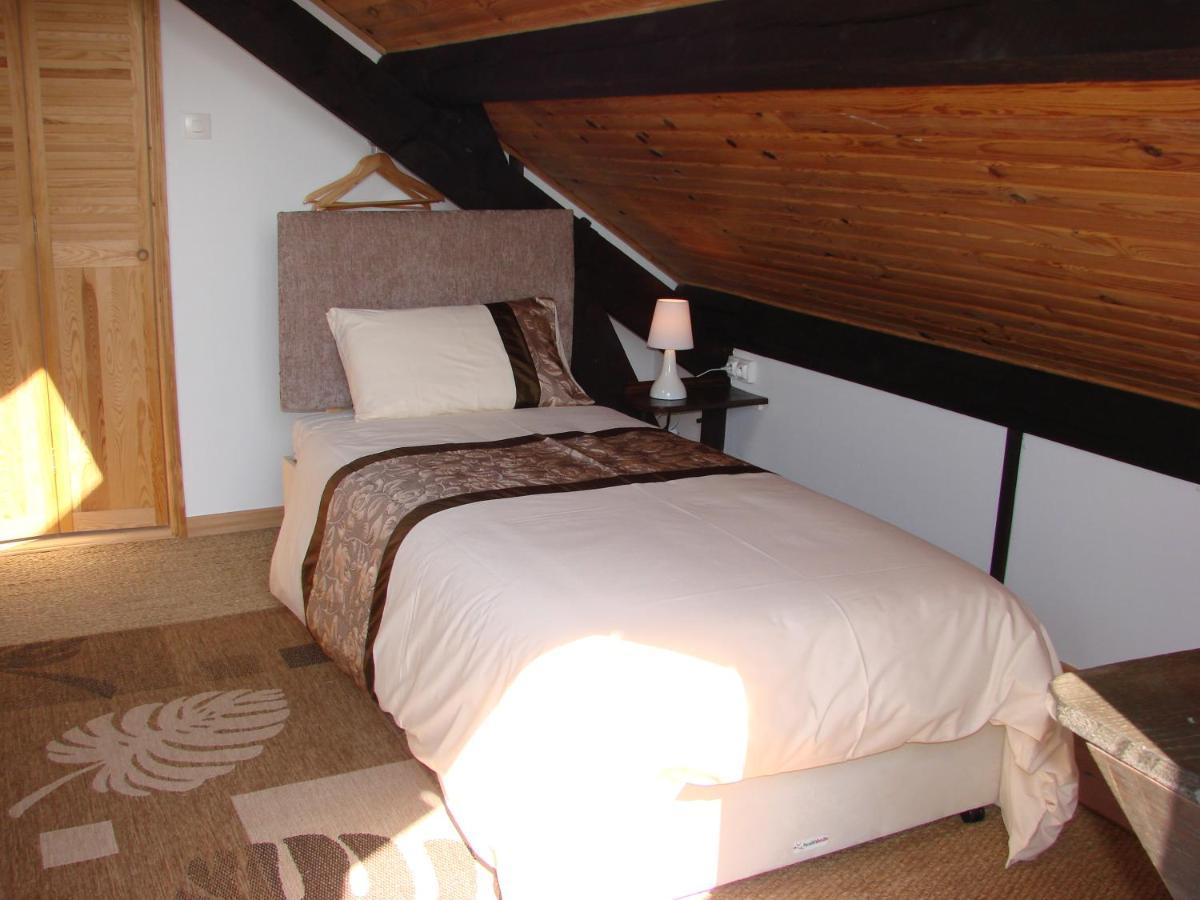 La Blanche Roche Bed & Breakfast Sourdeval Bagian luar foto