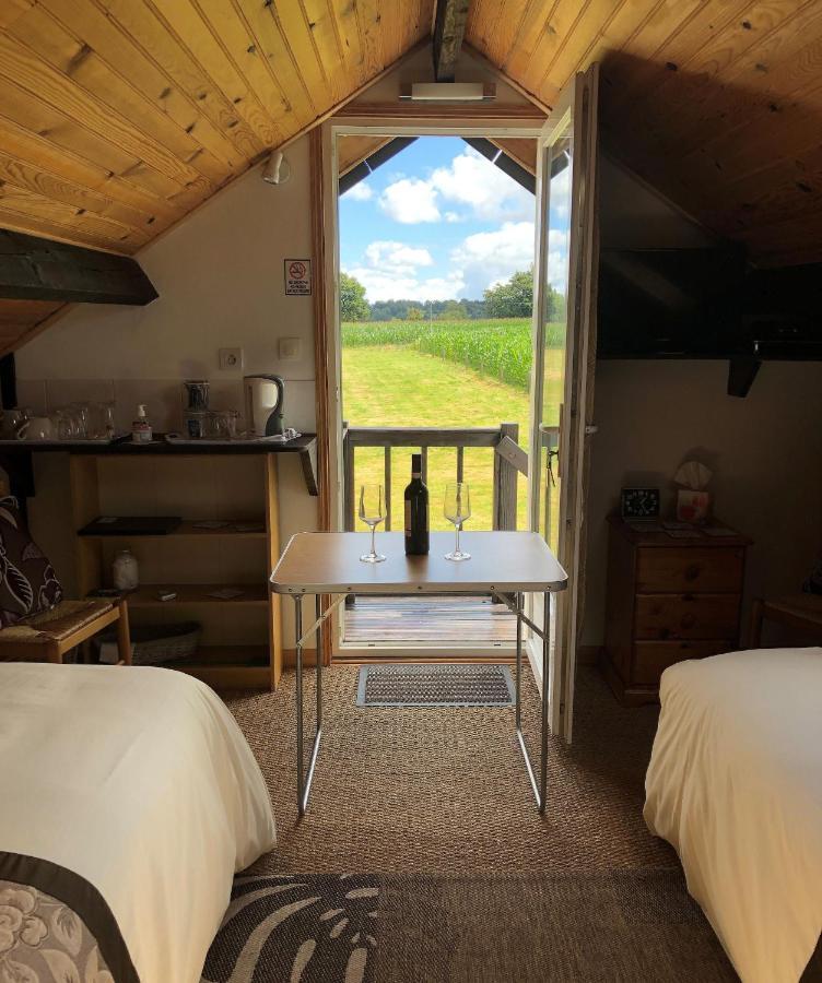 La Blanche Roche Bed & Breakfast Sourdeval Bagian luar foto