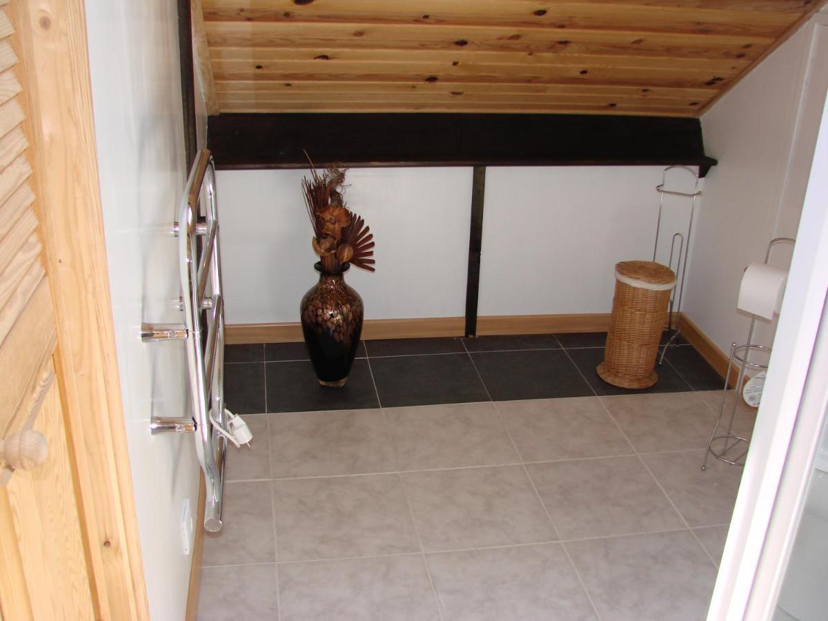 La Blanche Roche Bed & Breakfast Sourdeval Bagian luar foto