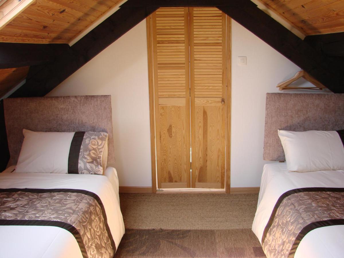 La Blanche Roche Bed & Breakfast Sourdeval Bagian luar foto