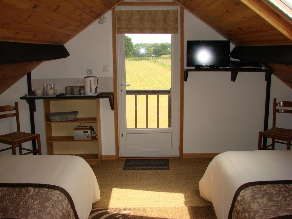 La Blanche Roche Bed & Breakfast Sourdeval Bagian luar foto